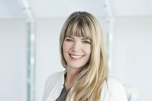 Dr. Verena Meyer-Rahe in der Praxis für Zellgesundheit in Bielefeld Portrait von Dr. med. Verena Meyer-Rahe